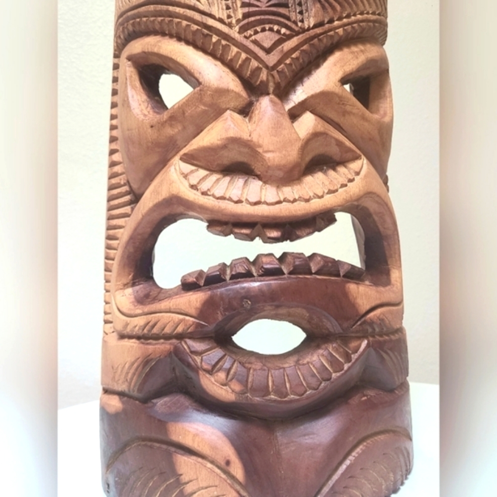 Carved Wood Tiki Mask, Folk Art Hawaiian/Polynesian Sculpture - Picture 6 of 7